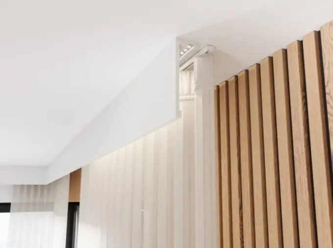 Zabudowa karnisza DIY i gotowa: Poradnik, wymiary, LED
