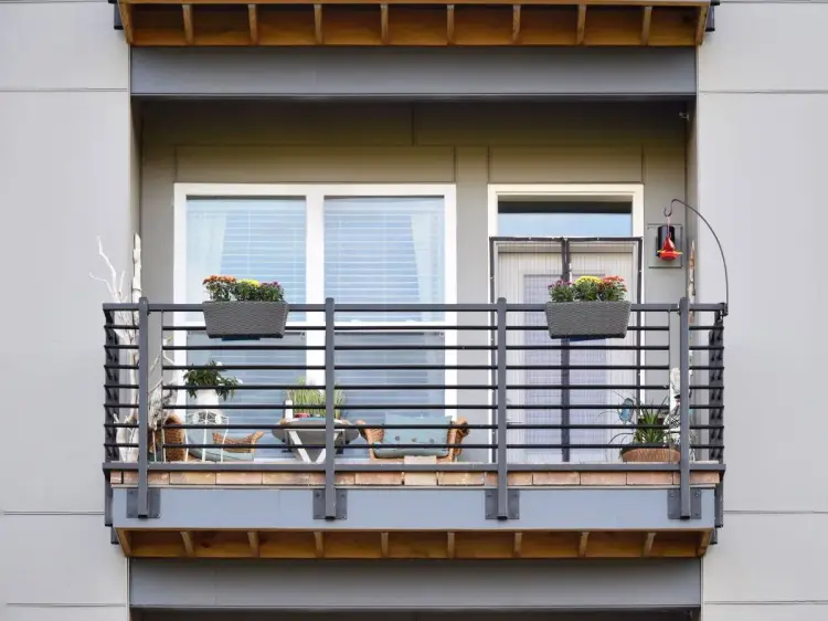 Balkon dostawny: Formalności, koszty, montaż i zalety - poznaj szczegóły